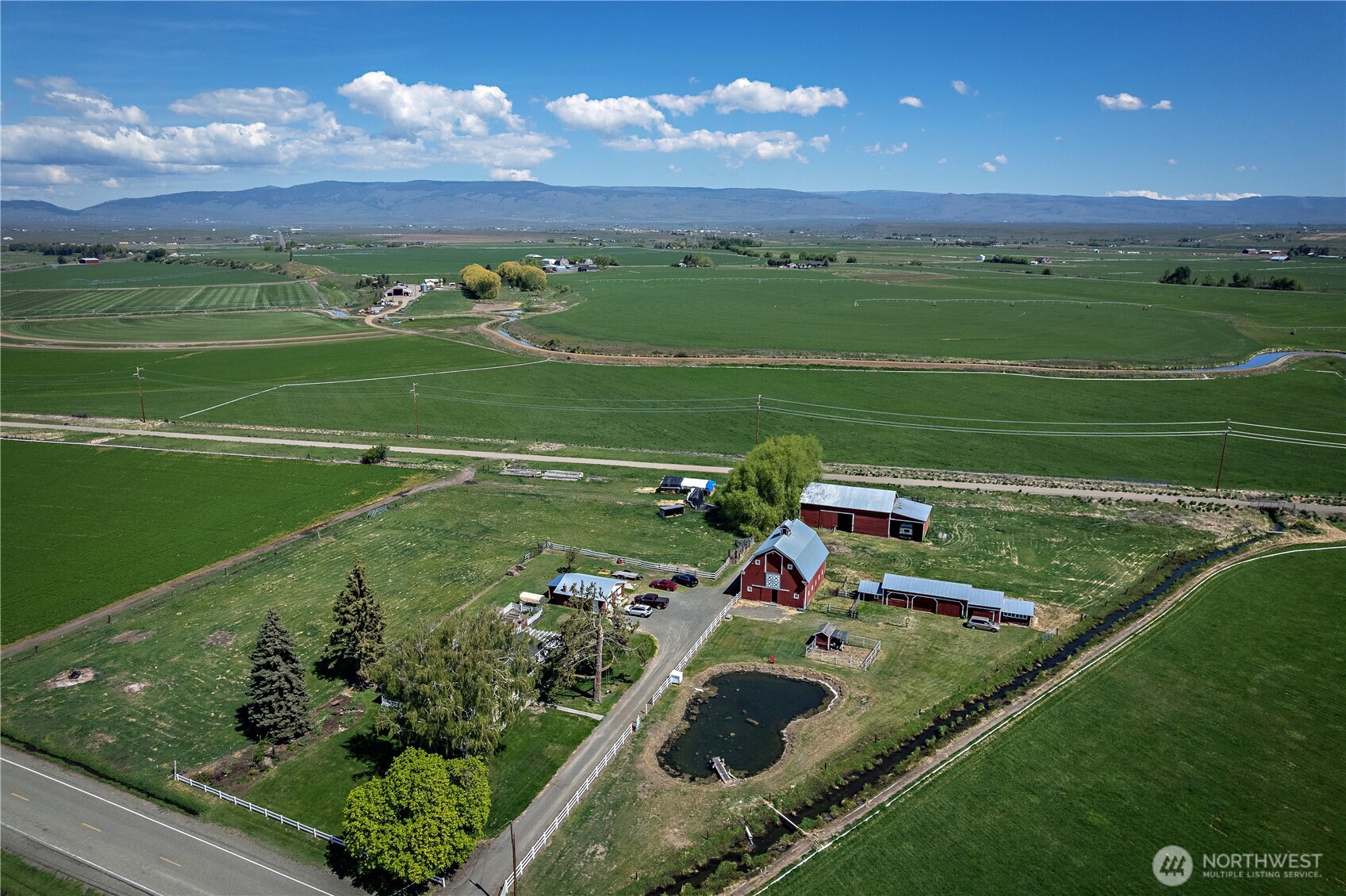 4441 Dry Creek Road Ellensburg, WA 98926 - Photo 31 of 32 a view of a golf course with a garden