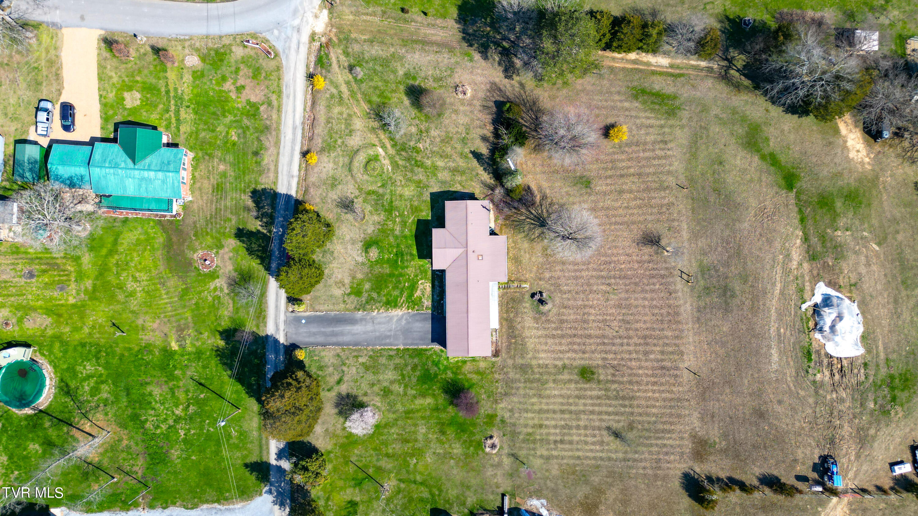 35 Wright Road Bulls Gap, TN 37711 - Photo 46 of 56 35 Wright RD - Drone-3