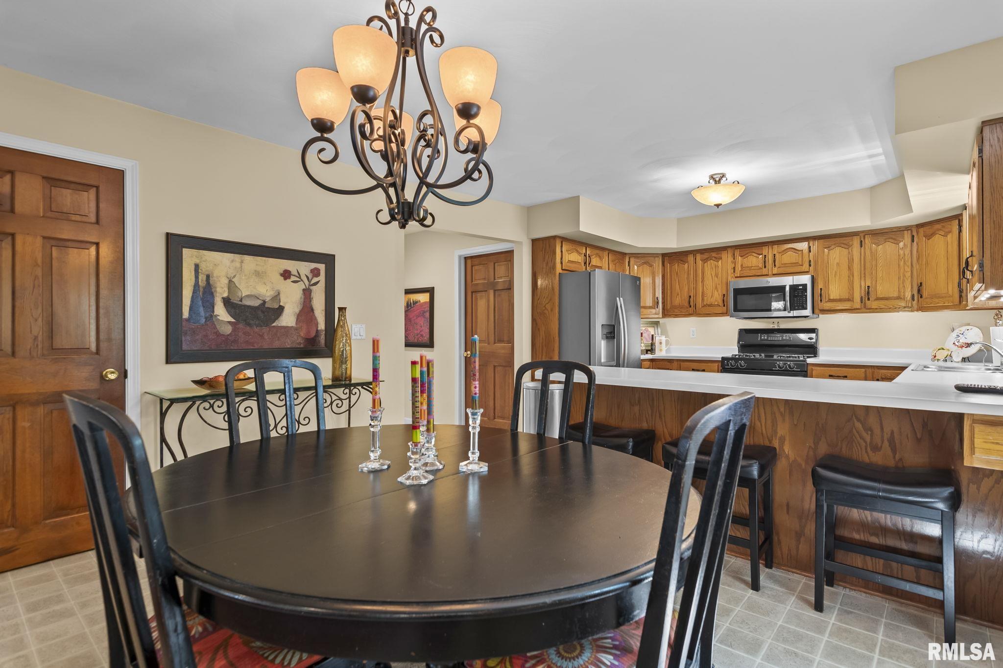 2716 Meadow Pointe Drive Springfield, IL 62702 - Photo 21 of 63