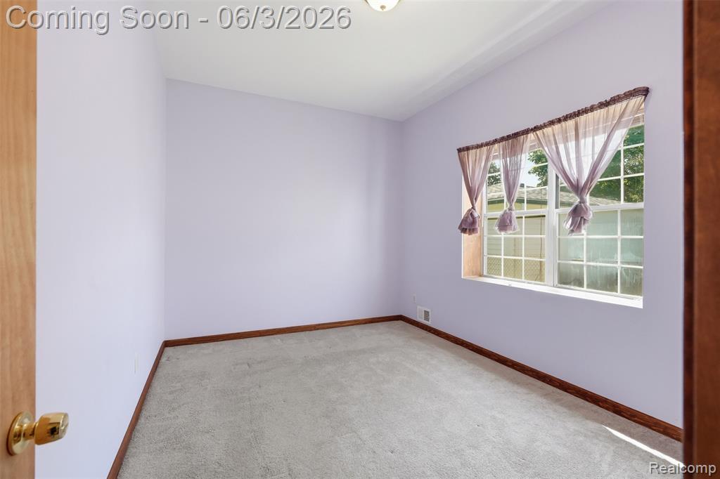 5634 Chicago Road Warren, MI 48092 - Photo 18 of 38
