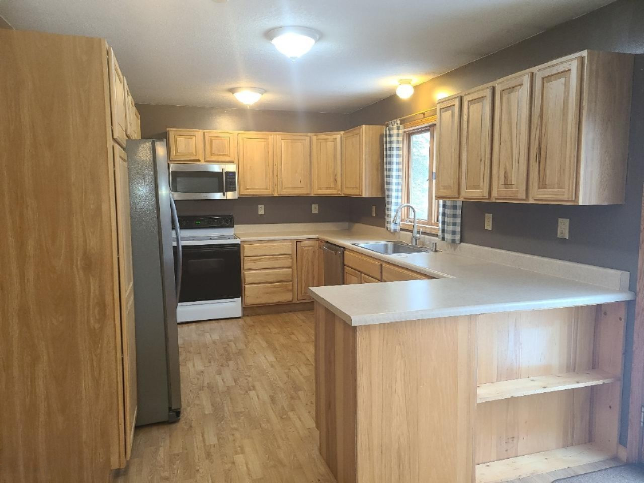 2470 Tripp Road Osseo, MI 49266 - Photo 7 of 23 Hickory kitchen