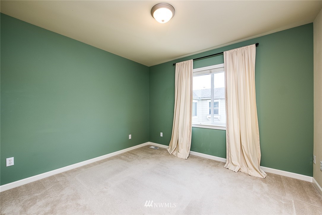 628 Lyons Avenue Northeast Renton, WA 98059 - Photo 16 of 23 Gallery Image 16