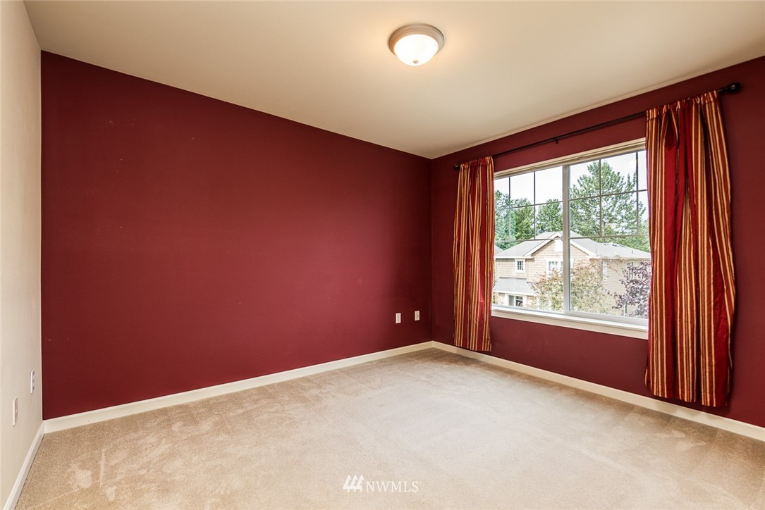 628 Lyons Avenue Northeast Renton, WA 98059 - Photo 18 of 23 Gallery Image 18