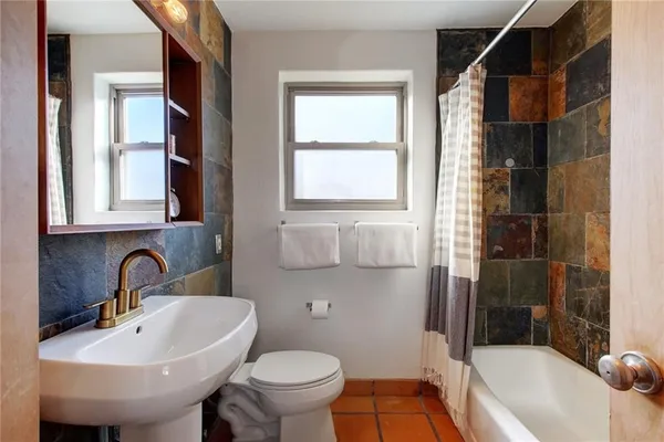 $2,800 | 3709 Vineland Drive, Austin, TX 78722