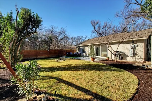 $2,800 | 3709 Vineland Drive, Austin, TX 78722