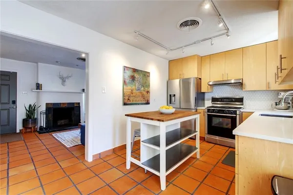 $2,800 | 3709 Vineland Drive, Austin, TX 78722