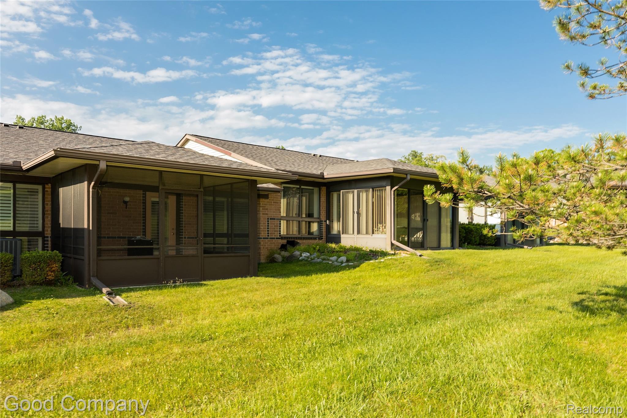 969 Wexford Way Rochester, MI 48307 - Photo 23 of 31 Wexford-24.jpg