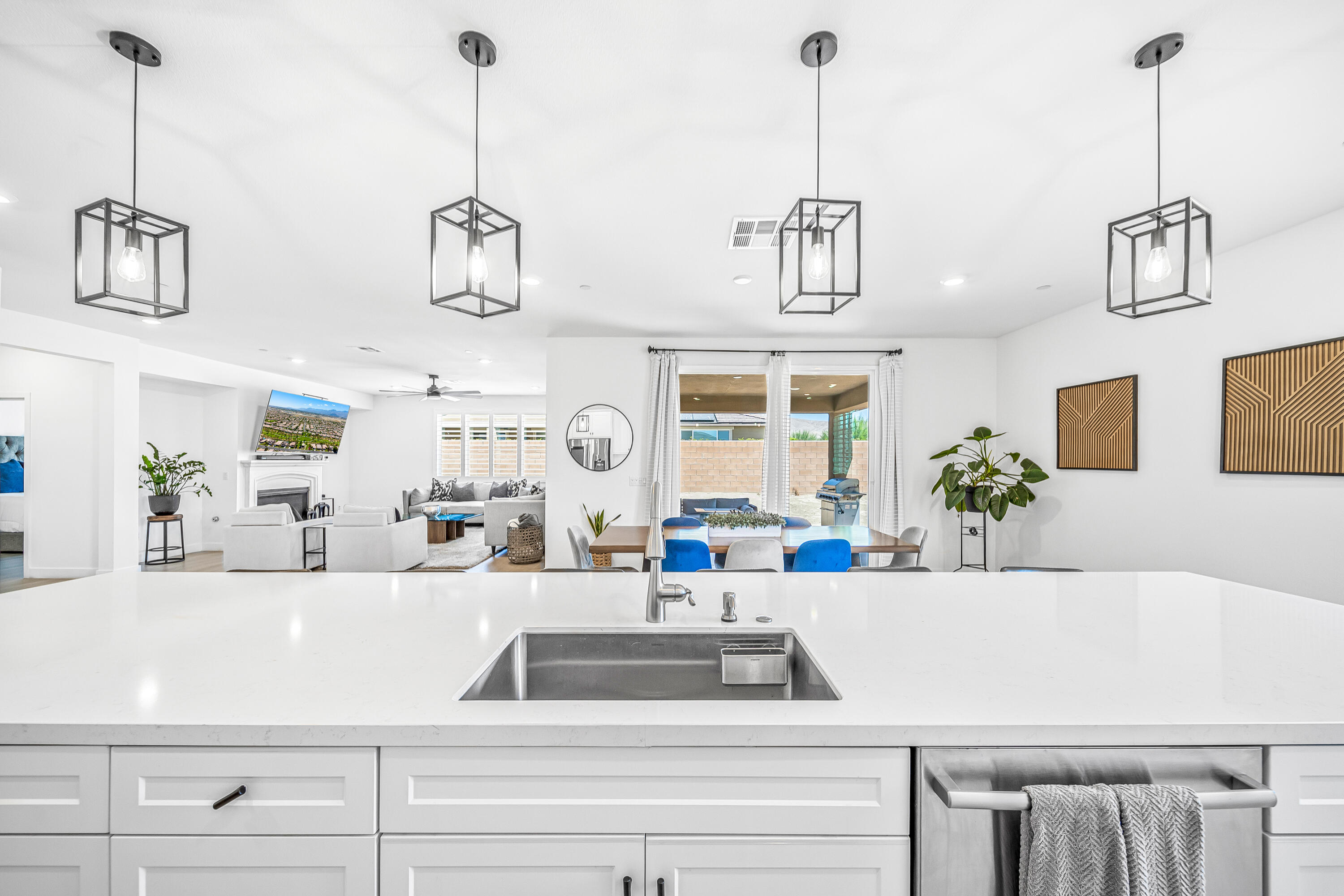 82188 Verdi Road Indio, CA 92203 - Photo 17 of 43 Kitchen