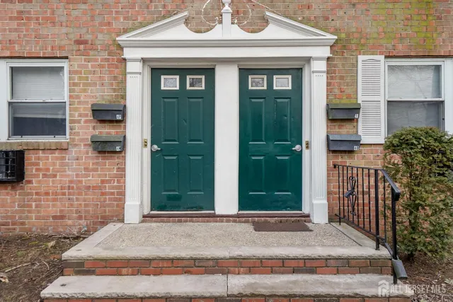 $1,950 | 289 Main Street, Unit 4Q, Spotswood, NJ 08884