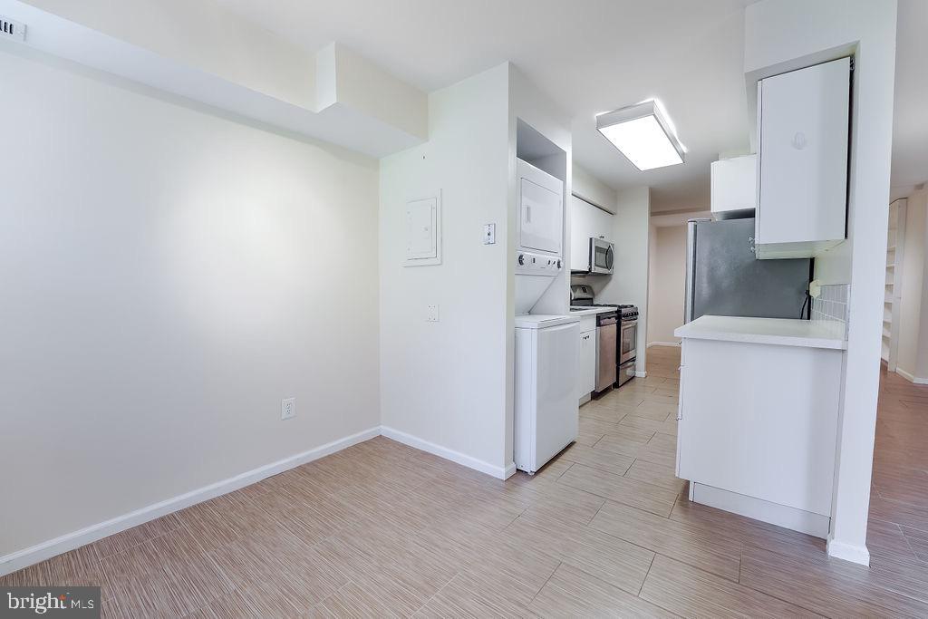 11212 Chestnut Grove Square, Unit 7 Reston, VA 20190 - Photo 12 of 26 Gallery Image 12
