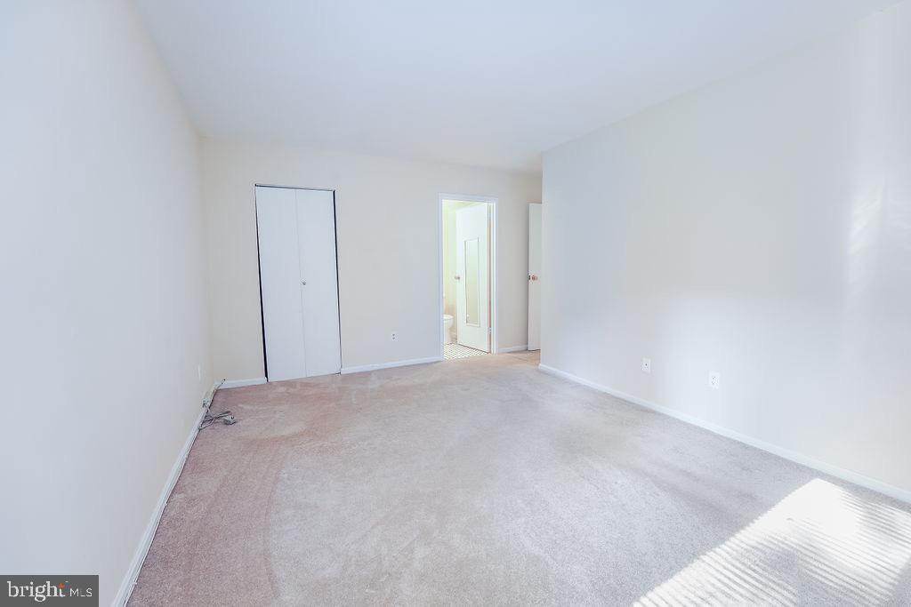 11212 Chestnut Grove Square, Unit 7 Reston, VA 20190 - Photo 20 of 26 Gallery Image 20