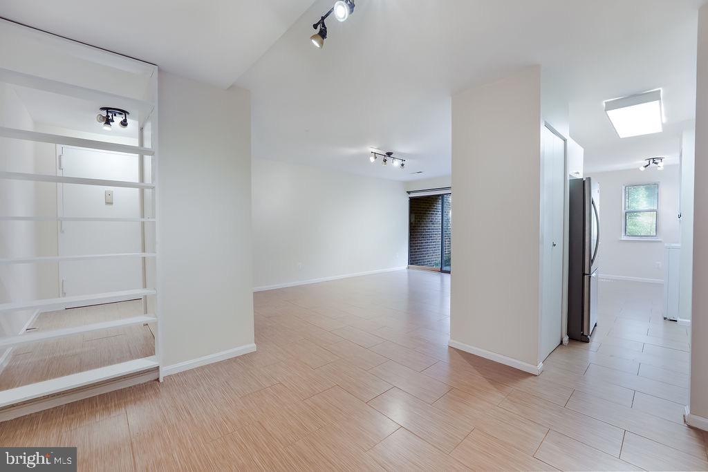 11212 Chestnut Grove Square, Unit 7 Reston, VA 20190 - Photo 7 of 26 Gallery Image 7