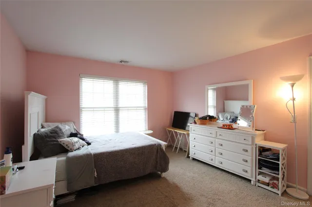 $624,990 | 275 Railroad Avenue, Center Moriches, NY 11934