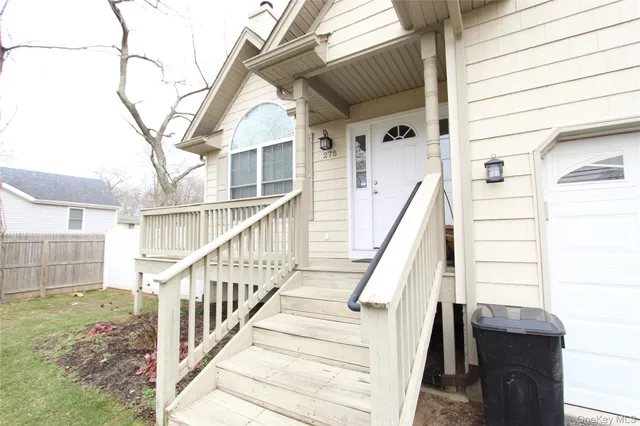 $624,990 | 275 Railroad Avenue, Center Moriches, NY 11934