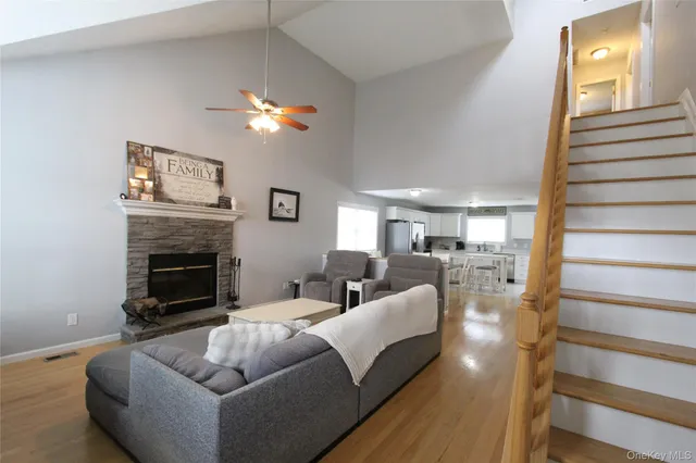 $624,990 | 275 Railroad Avenue, Center Moriches, NY 11934