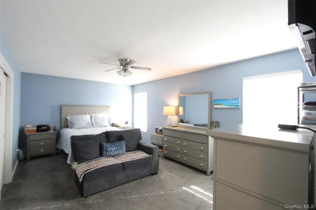 $624,990 | 275 Railroad Avenue, Center Moriches, NY 11934