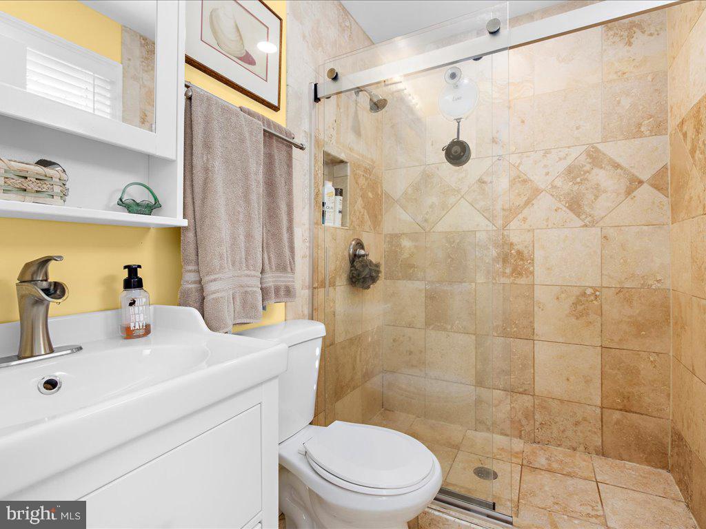 8195 Old Mill Road Pasadena, MD 21122 - Photo 24 of 51 Primary Bath with...
