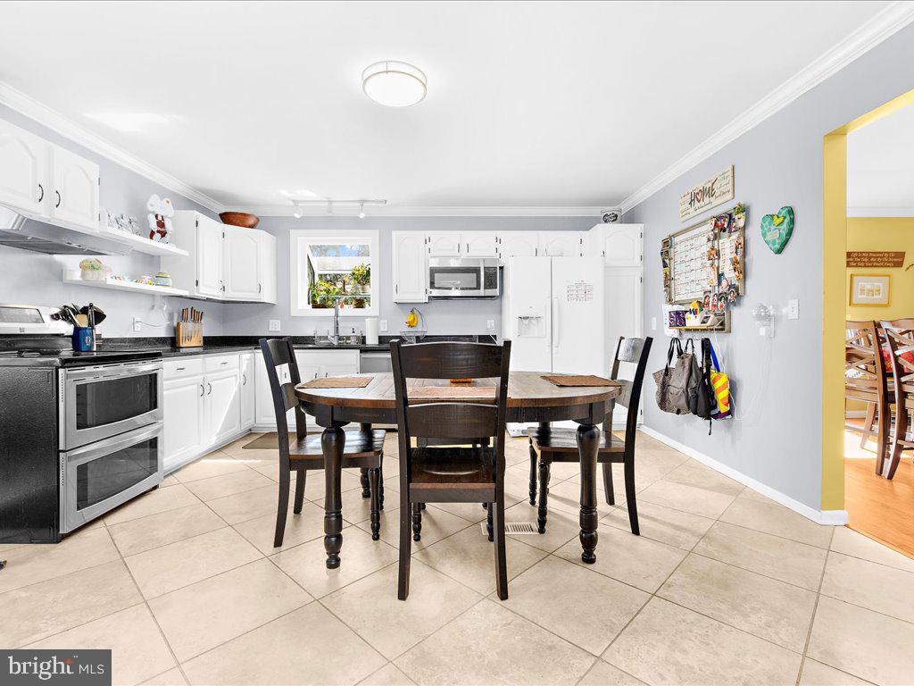 8195 Old Mill Road Pasadena, MD 21122 - Photo 3 of 51 Kitchen - large enough for a dining set