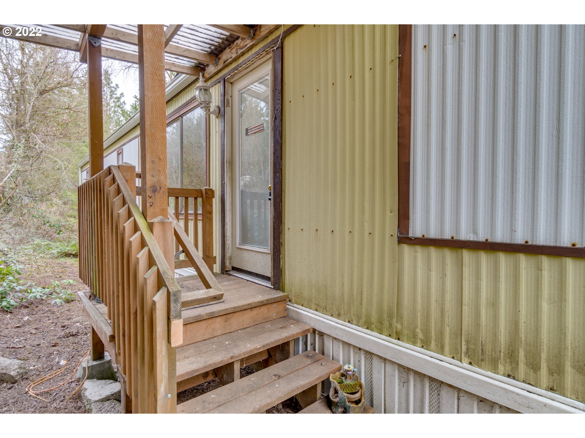 142 Aumick Road Winlock, WA 98596 - Photo 3 of 32 a view of stairs