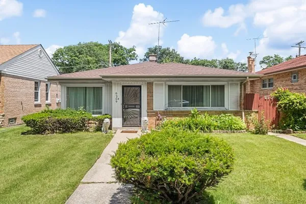 $499,000 | 6209 North Caldwell Avenue, Chicago, IL 60646
