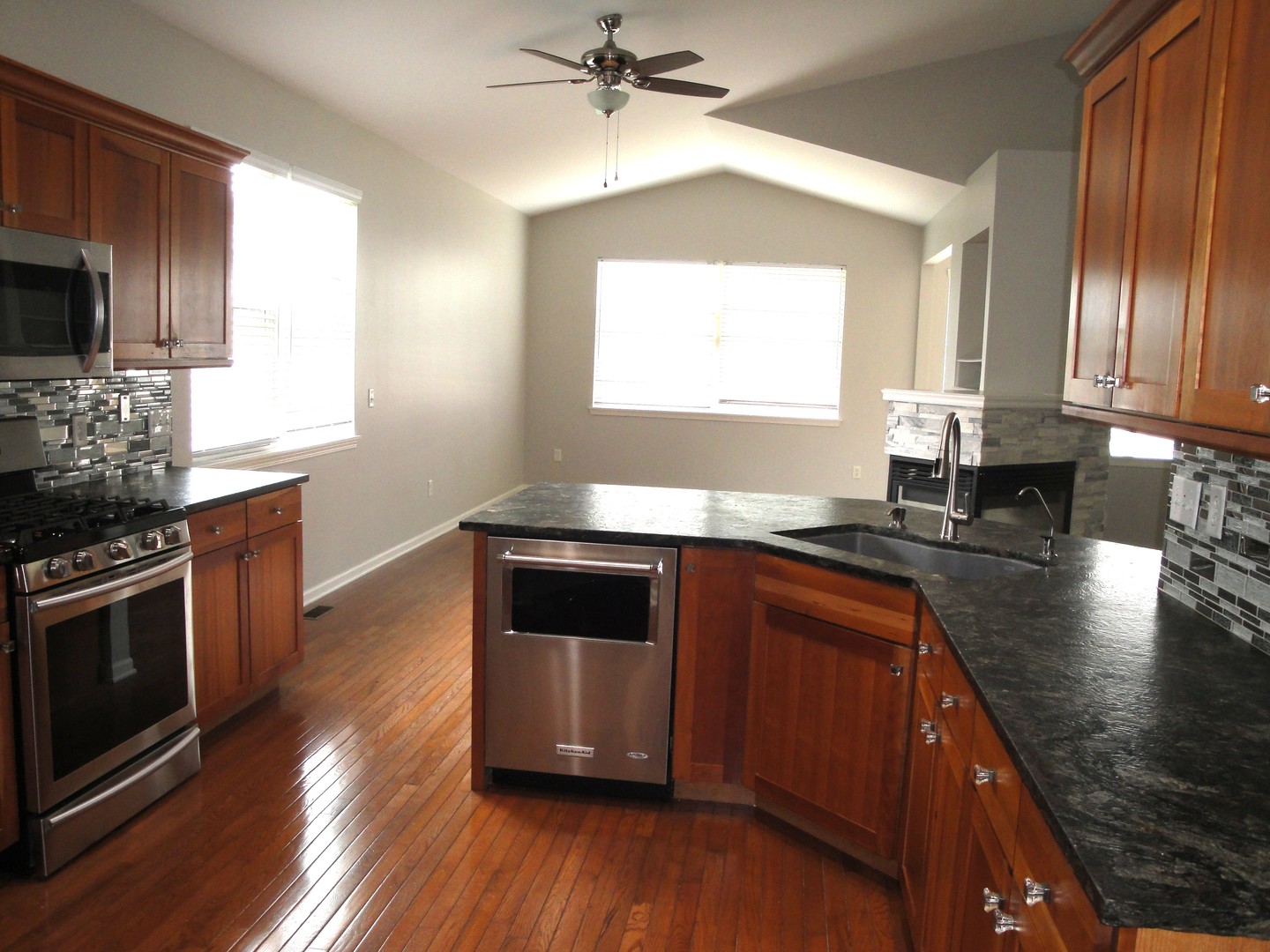 710 Mecosta Lane Romeoville, IL 60446 - Photo 5 of 31 Gallery Image 5