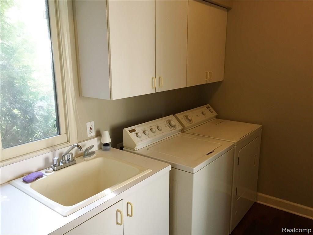 1440 Oxford Road Grosse Pointe, MI 48236 - Photo 17 of 27 Laundry room .JPG