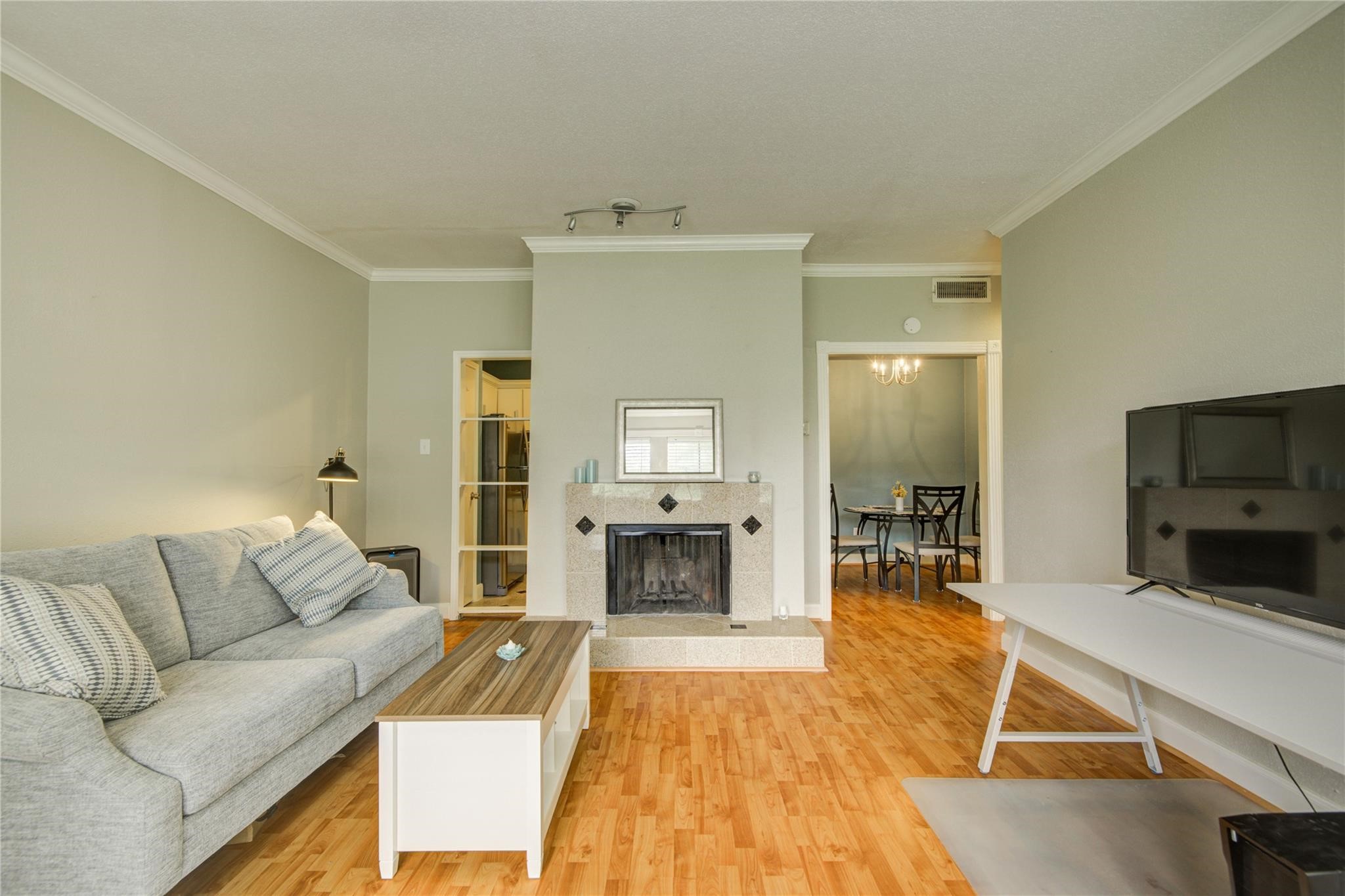 2100 Tanglewilde Street, Unit 349 Houston, TX 77063 - Photo 6 of 21