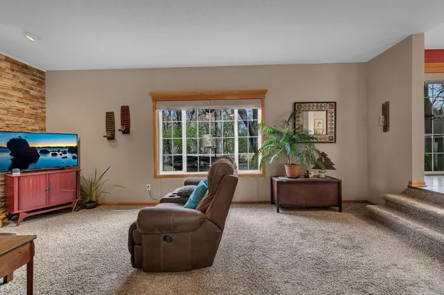 $314,898 | 608 Oakwood Drive, St. Cloud, MN 56304