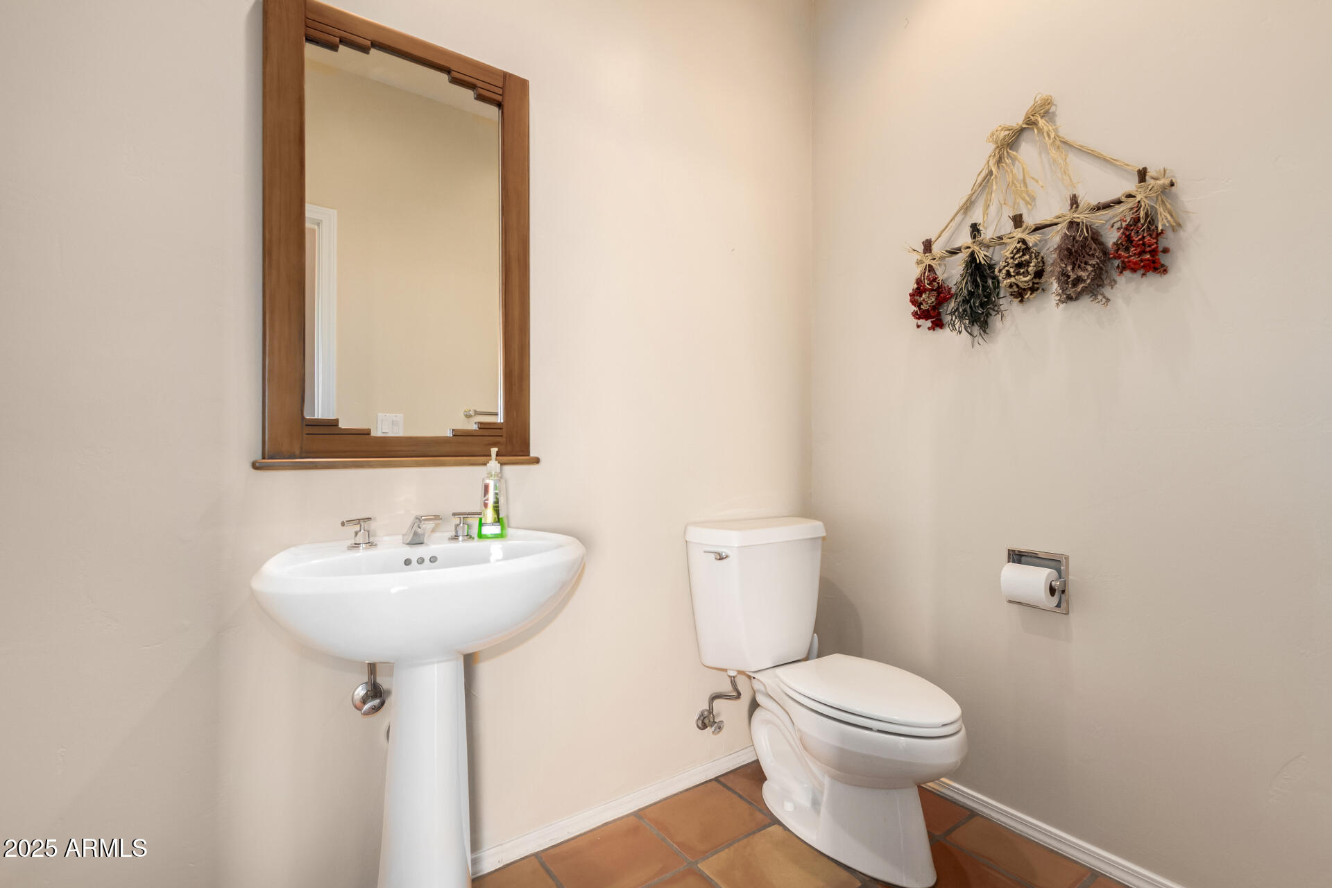 31 West Beryl Avenue Phoenix, AZ 85021 - Photo 17 of 65 a bathroom with a sink toilet and mirror