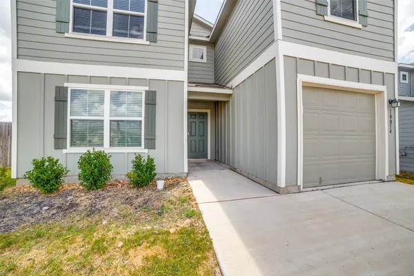 $1,800 | 10054 Bur Sedge, San Antonio, TX 78254