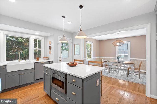 $862,500 | 8423 Fort Hunt Road, Alexandria, VA 22308