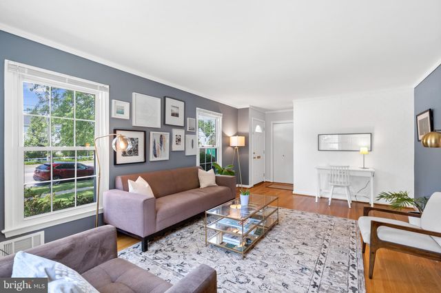 $862,500 | 8423 Fort Hunt Road, Alexandria, VA 22308