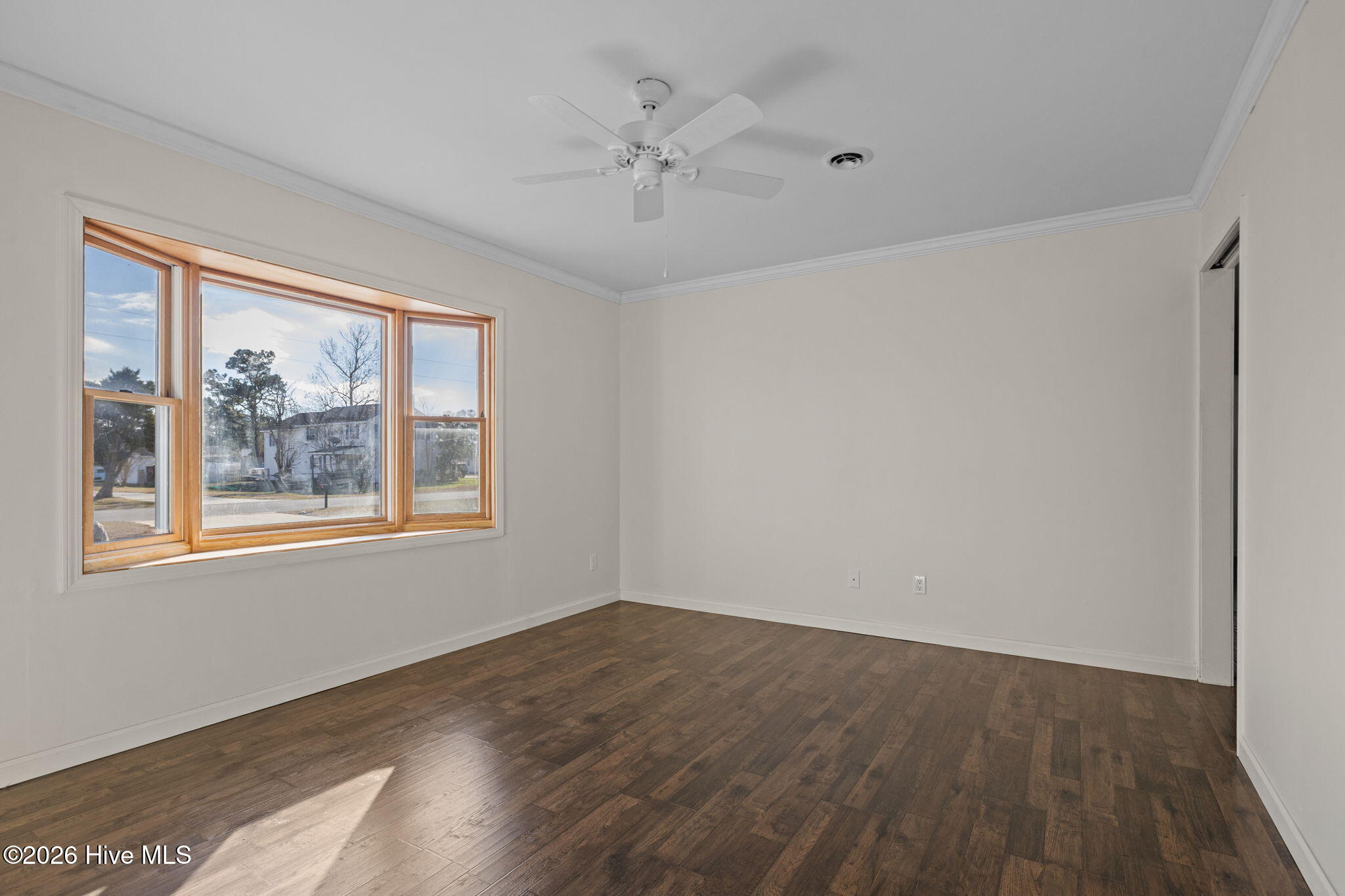 115 Olga Road Beaufort, NC 28516 - Photo 14 of 45 Living and family room