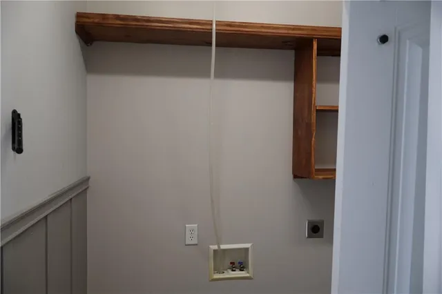 $283,000 | 396 Southeast 981st Road, Knob Noster, MO 65336