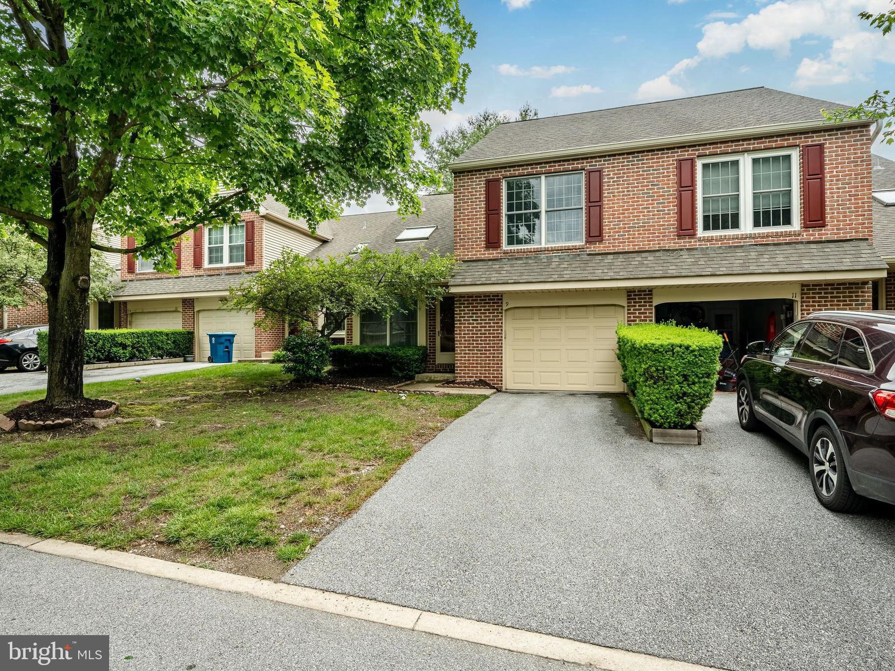 9 Oak Leaf Lane Downingtown, PA 19335 - Photo 3 of 32