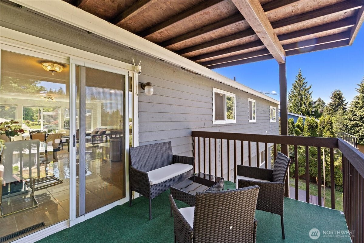 2802 Northeast 23rd Place Renton, WA 98056 - Photo 17 of 26