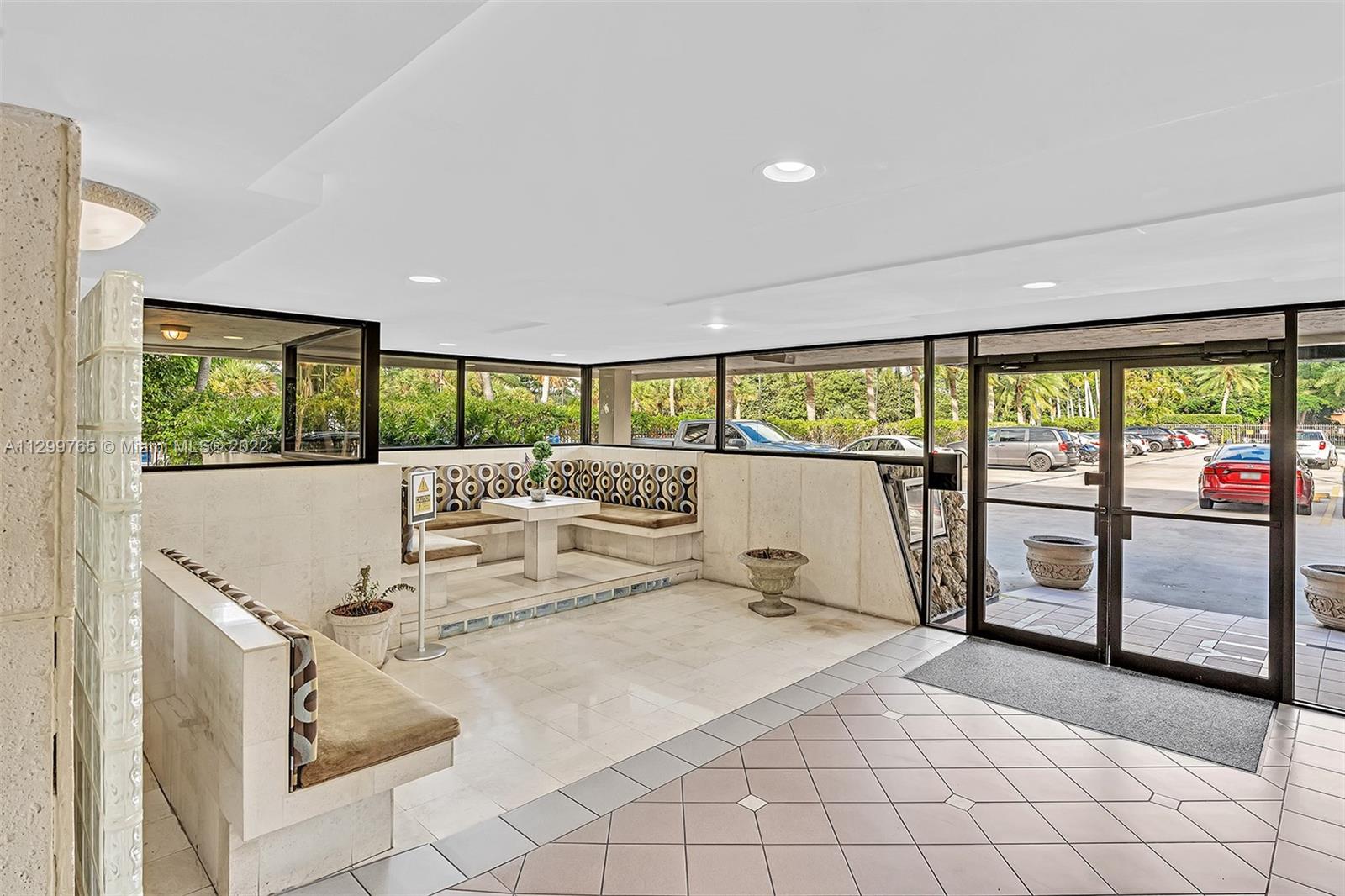 2201 Brickell Avenue, Unit 89 Miami, FL 33129 - Photo 34 of 56 a view of a electric appliances in a room