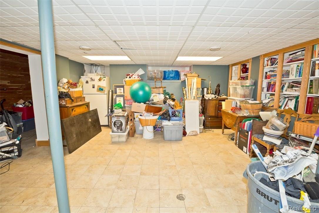 3175 Noble Road Oxford, MI 48370 - Photo 52 of 58 27 x 18 family room with large cedar closet in walk-out lower level