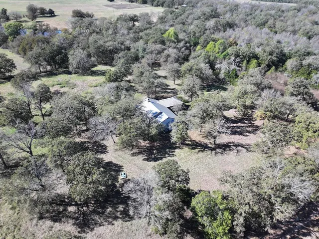 $850,000 | 1009 County Road 412, Chilton, TX 76632
