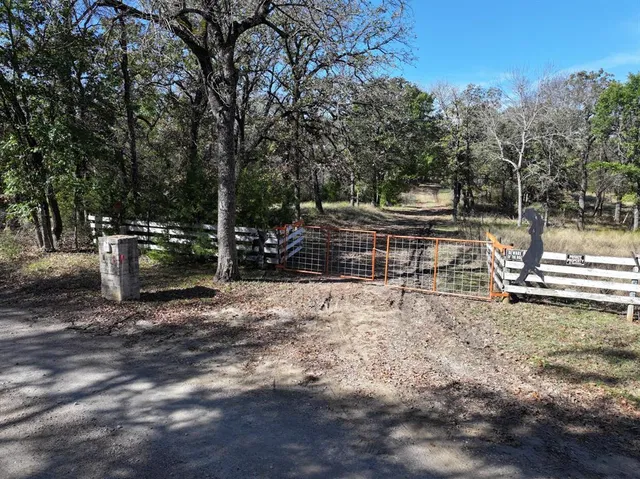 $850,000 | 1009 County Road 412, Chilton, TX 76632