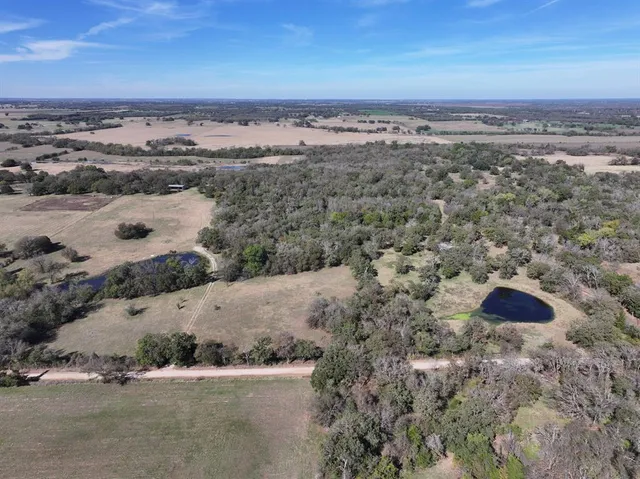 $850,000 | 1009 County Road 412, Chilton, TX 76632