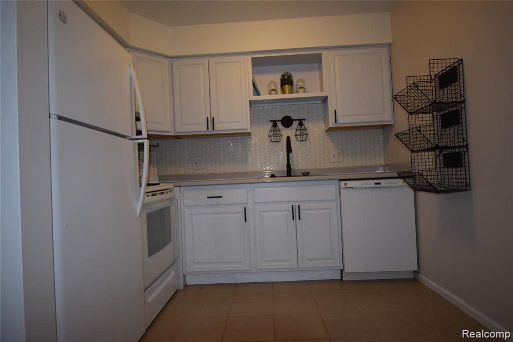 4973 East 10 Mile Road, Unit 16 Warren, MI 48091 - Photo 6 of 13