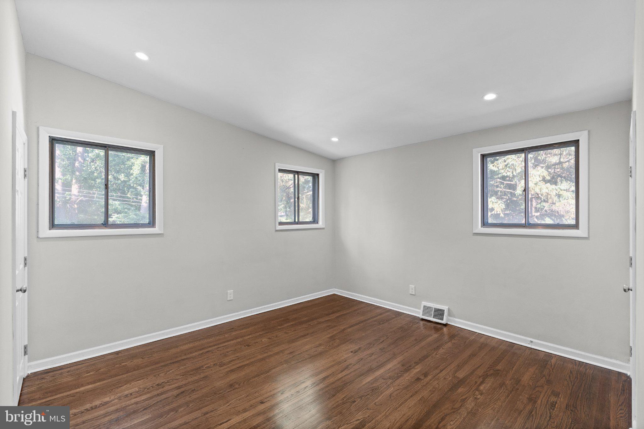 205 Juniper Road, Unit 288 Havertown, PA 19083 - Photo 20 of 28 Bright and airy blank canvas space.