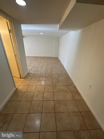 en empty room with windows