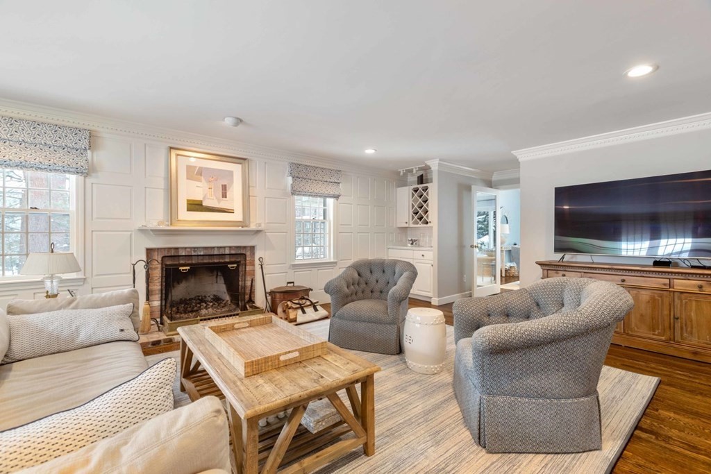 87 Pheasant Landing Road Needham, MA 02492 - Photo 6 of 30