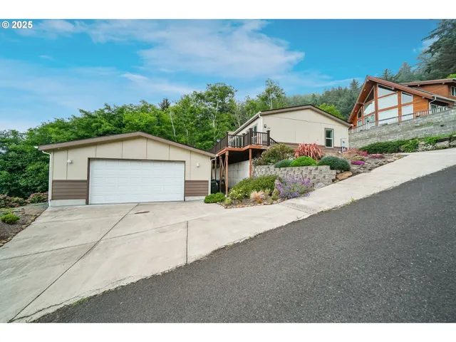 a view of a house with a outdoor space
