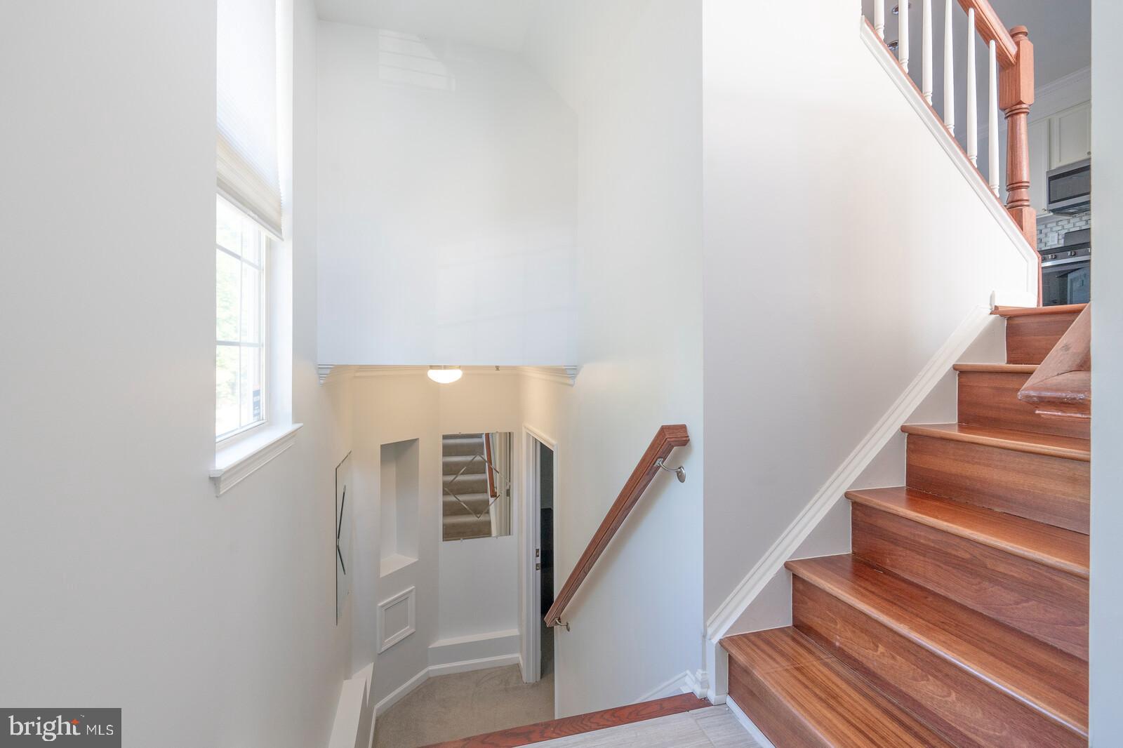 18217 Coachmans Road Germantown, MD 20874 - Photo 3 of 37 Gallery Image 3