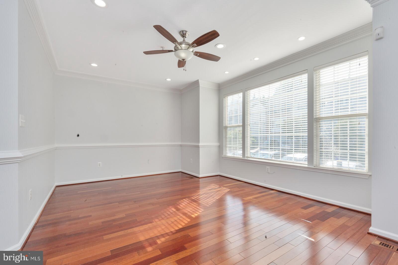 18217 Coachmans Road Germantown, MD 20874 - Photo 4 of 37 Gallery Image 4