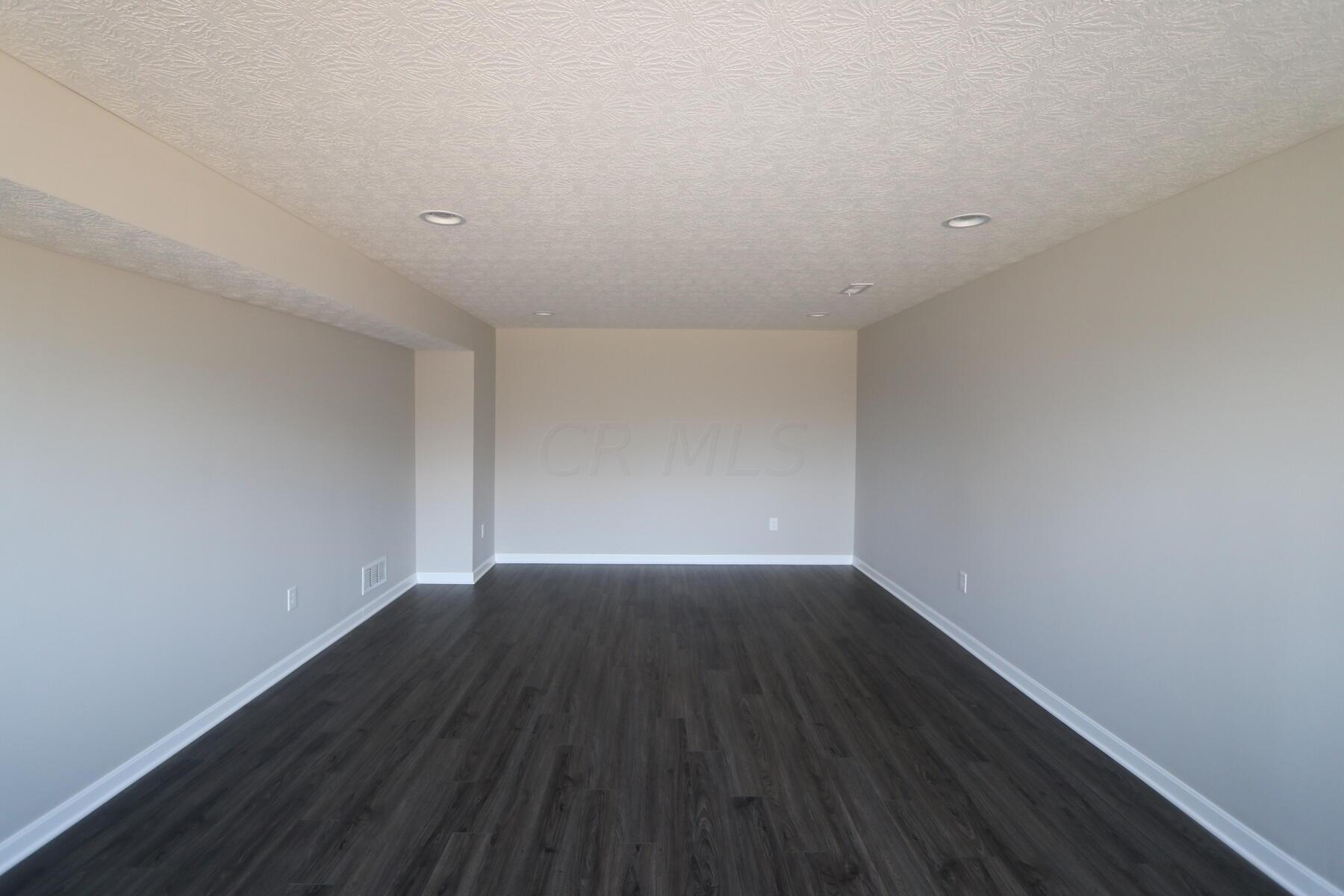 8102 Marilyn Road Reynoldsburg, OH 43068 - Photo 6 of 17 Interior
