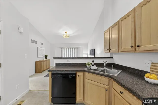 $285,000 | 1716 Preston Centre Drive, Fenton, MO 63026